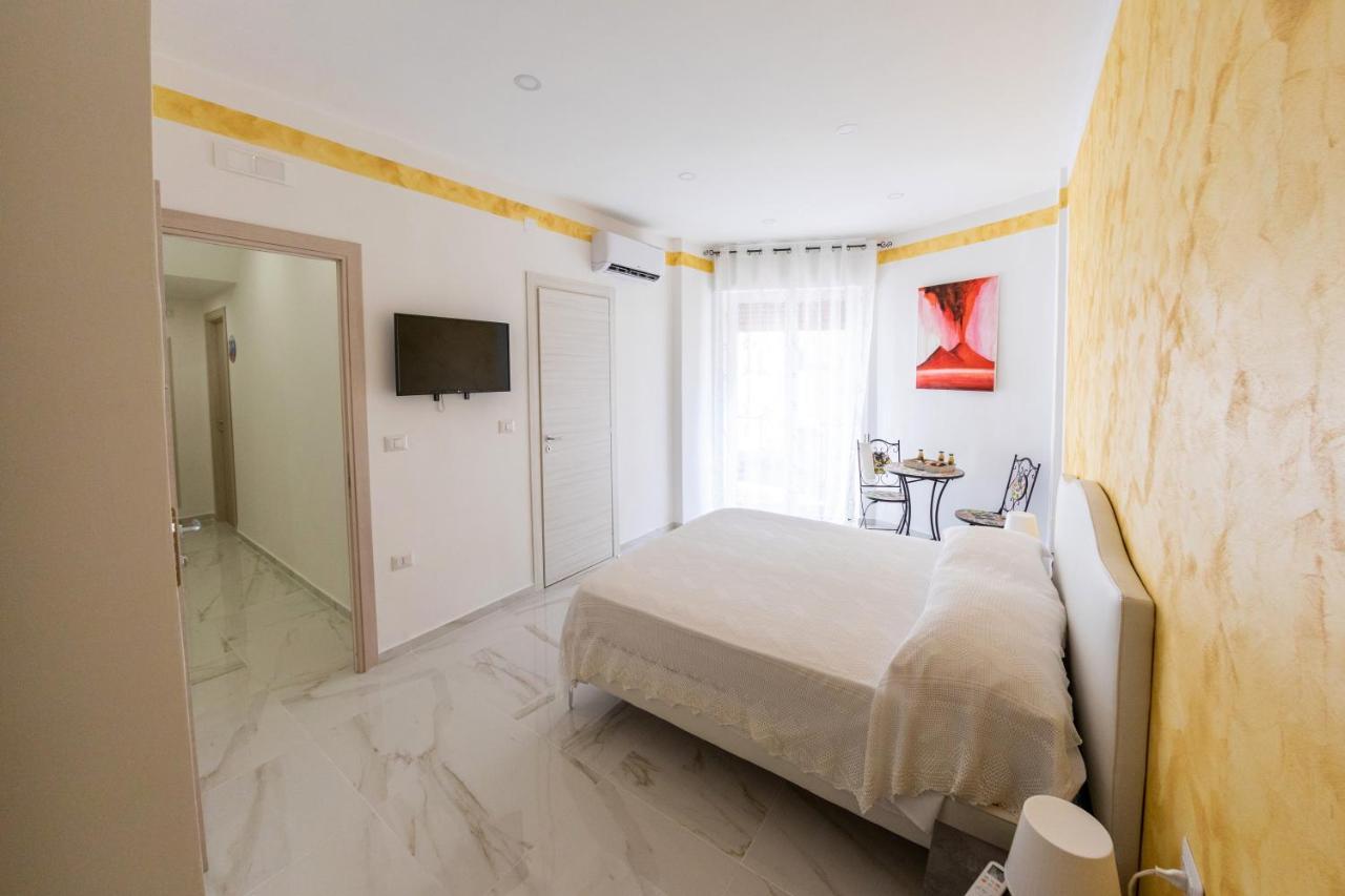 B&B Mary Sant'Elia Napoli Bagian luar foto