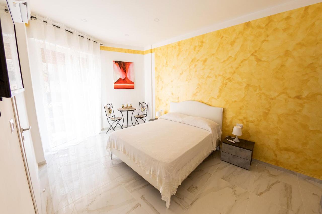 B&B Mary Sant'Elia Napoli Bagian luar foto