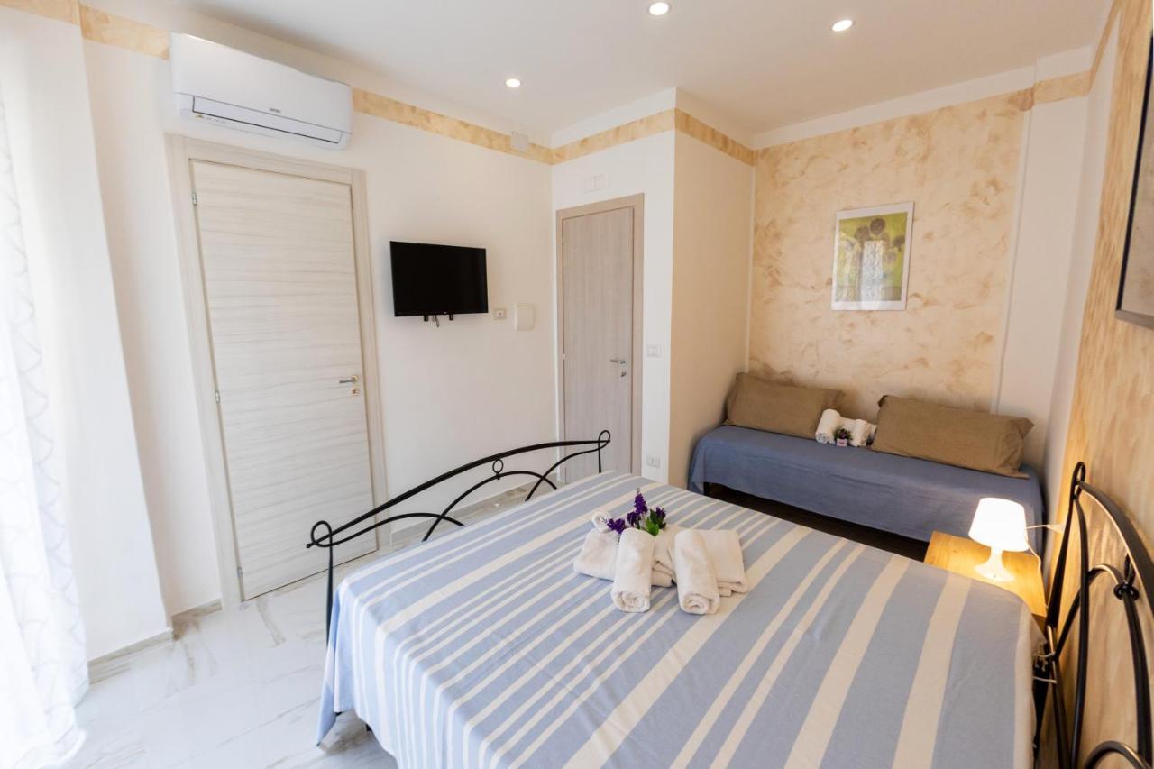 B&B Mary Sant'Elia Napoli Bagian luar foto
